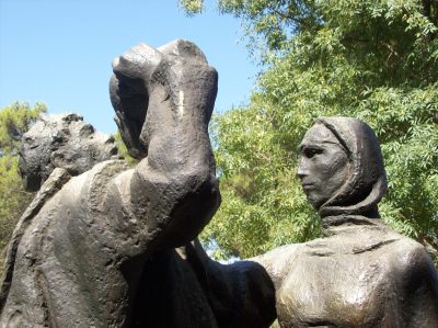 Hektor Dule, Në Udhët e Luftës, bronze version in Tirana's Great Park