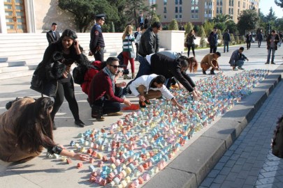 Sead Kazanxhiu, Shtepizeza installed in from the Prime Minister's building in Tirana, Albania, 2014. Photo from Gazeta Shqip.